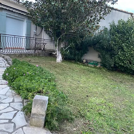 Maison Dans Village Calme *